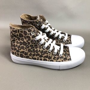 No Boundaries Women’s Animal Print High Top Canvas Sneakers